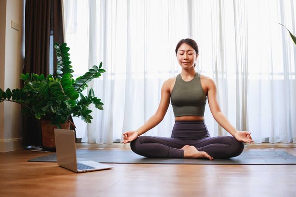Perdre du poids grâce au yoga : comment choisir pour des résultats efficaces ?