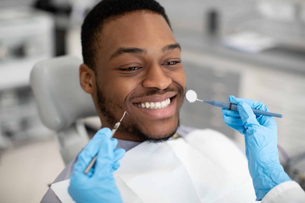 Quels services dentaires propose votre dentiste à Gatineau-Hull?